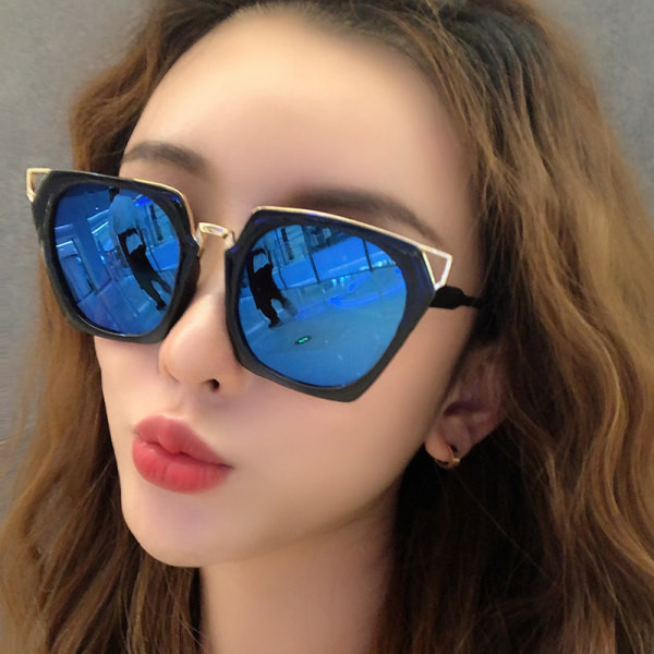 Ochelari de soare la modă pentru femei