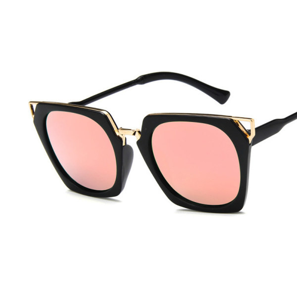 Ochelari de soare la modă pentru femei