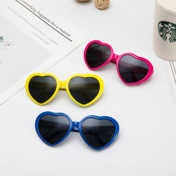 Ochelari la modă în formă de inimă pentru femei