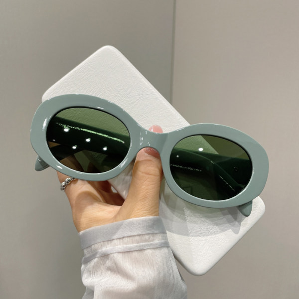 Ochelari de soare pentru femei - ochelari cu element metalic