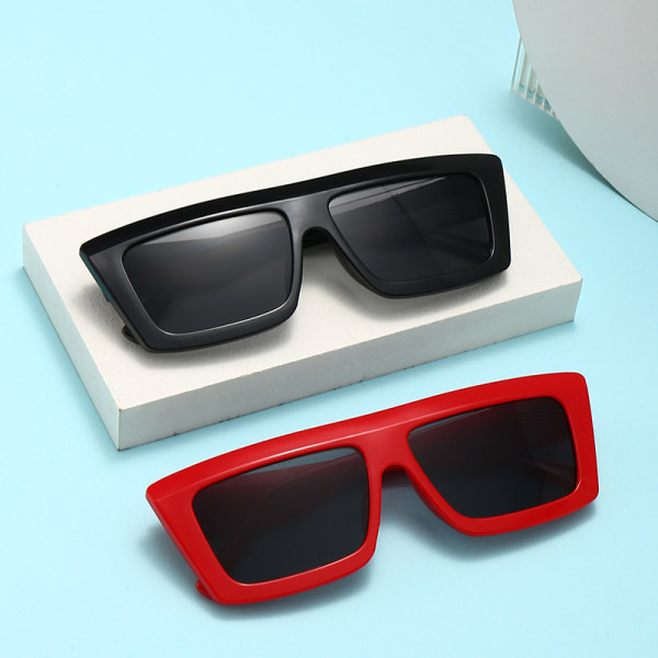 Ochelari de soare eleganti pentru femei - in diferite culori