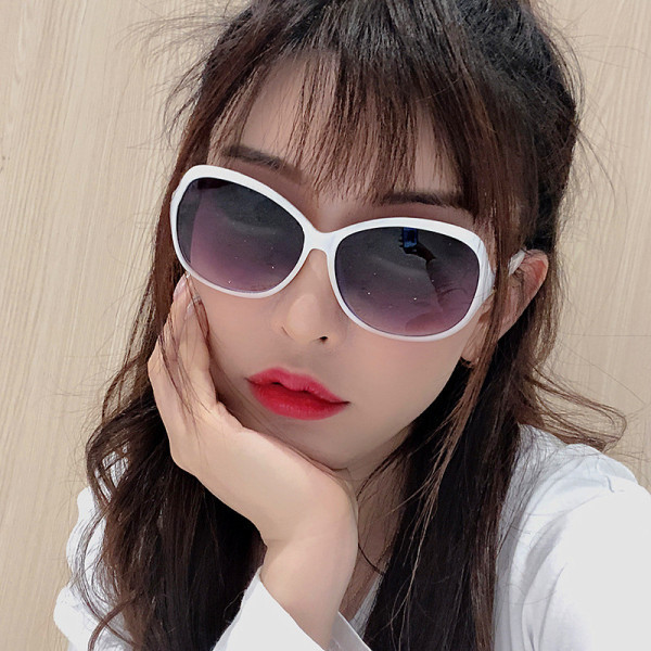 Ochelari de soare rotunzi pentru femei