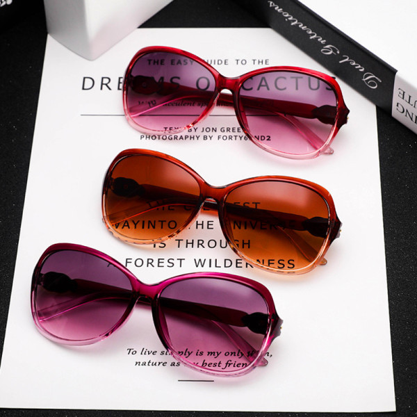 Ochelari de soare rotunzi pentru femei