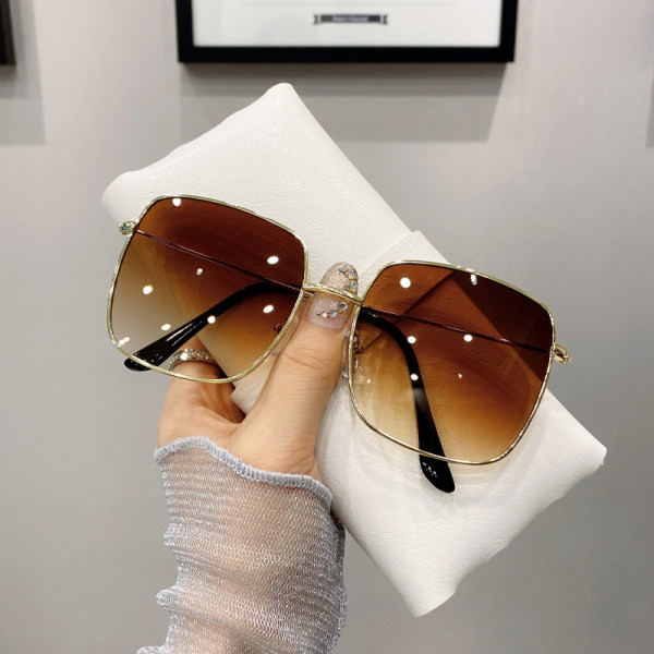 Ochelari de soare de damă - formă pătrată