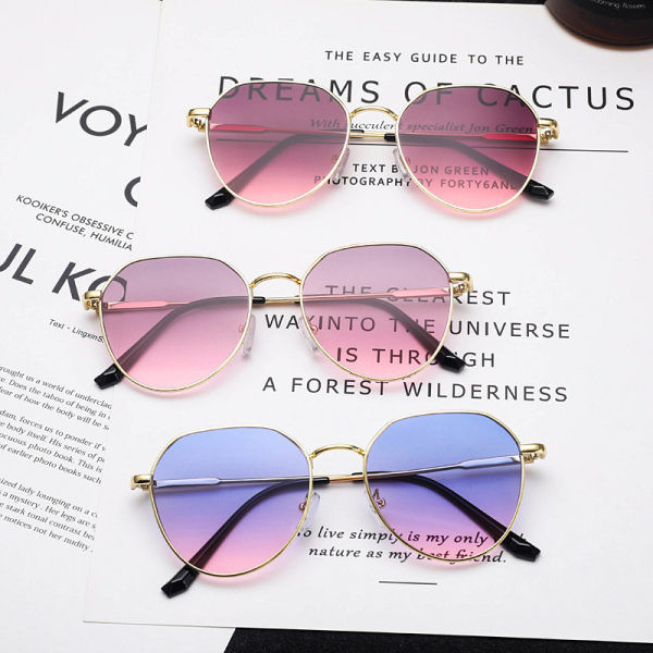 Ochelari de damă cu formă rotunjită