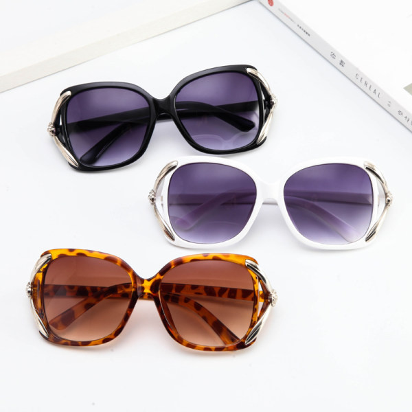 Ochelari de soare de damă în patru culori