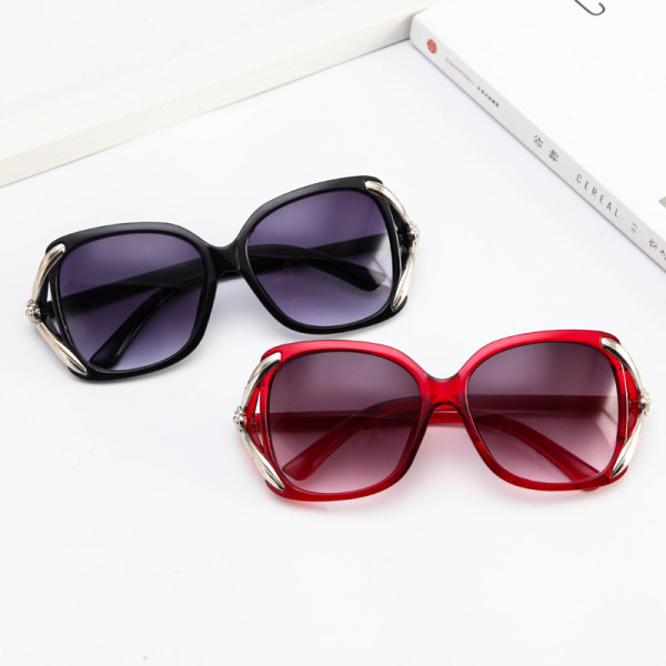 Ochelari de soare de damă în patru culori