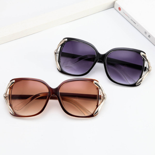 Ochelari de soare de damă în patru culori