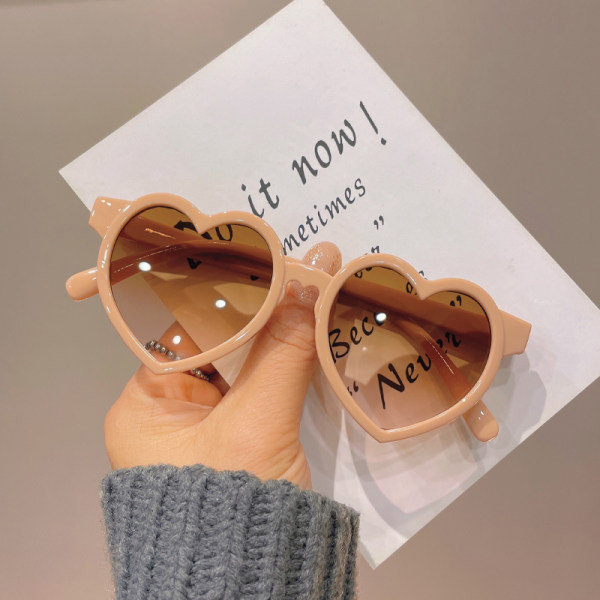 Ochelari la modă în formă de inimă pentru femei