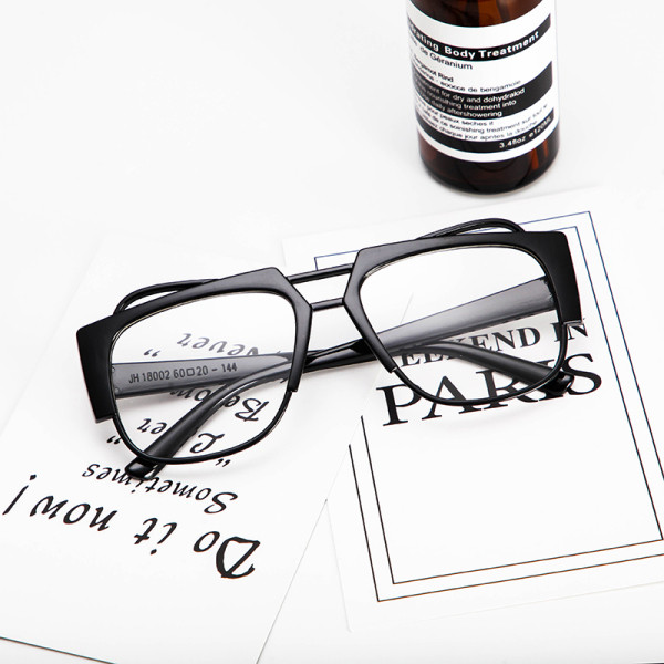 Ochelari de zi cu zi - în diferite culori