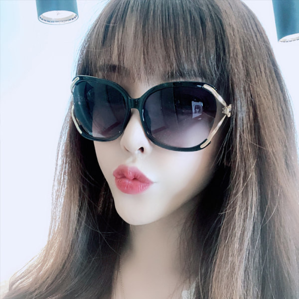 Ochelari de soare la modă pentru femei
