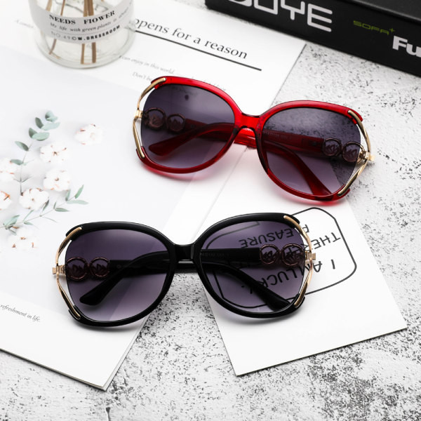 Ochelari de soare la modă pentru femei