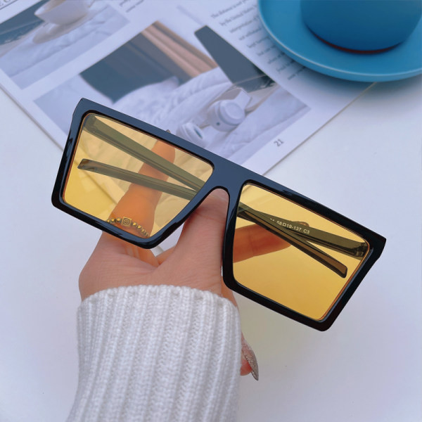 Ochelari moderni - în diferite culori