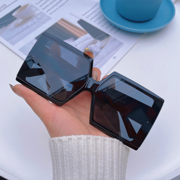 Ochelari de soare patrati model casual