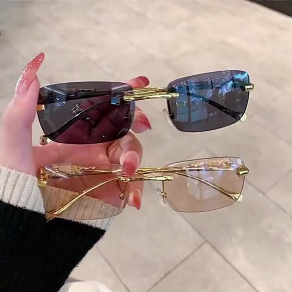 Ochelari moderni de dama cu rama subtire si protectie UV