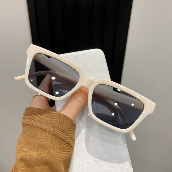 Ochelari de soare pentru femei împotriva razelor ultraviolete