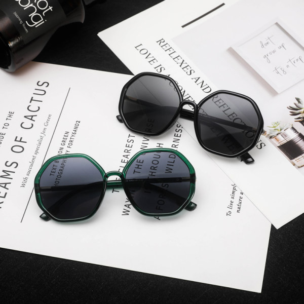 Ochelari de soare la modă pentru femei cu protecție UV