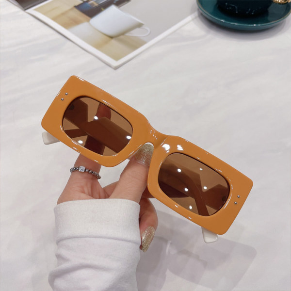 Ochelari moderni de dama cu rama larga in mai multe culori