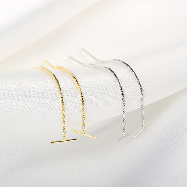 Model nou de cercei de dama in doua culori