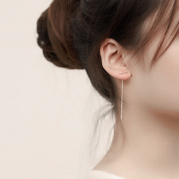 Model nou de cercei de dama in doua culori