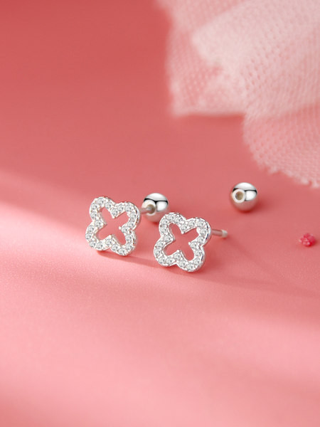 Cercei de dama mici cu pietre si prindere cu surub