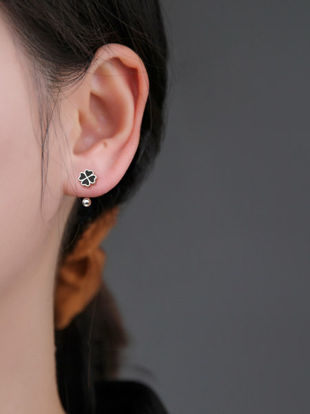 Cercei de dama in forma de trifoi