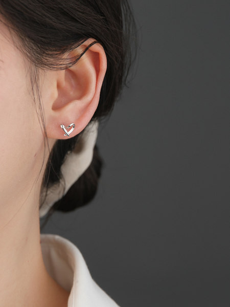 Cercei inimă de damă cu închidere cu șurub