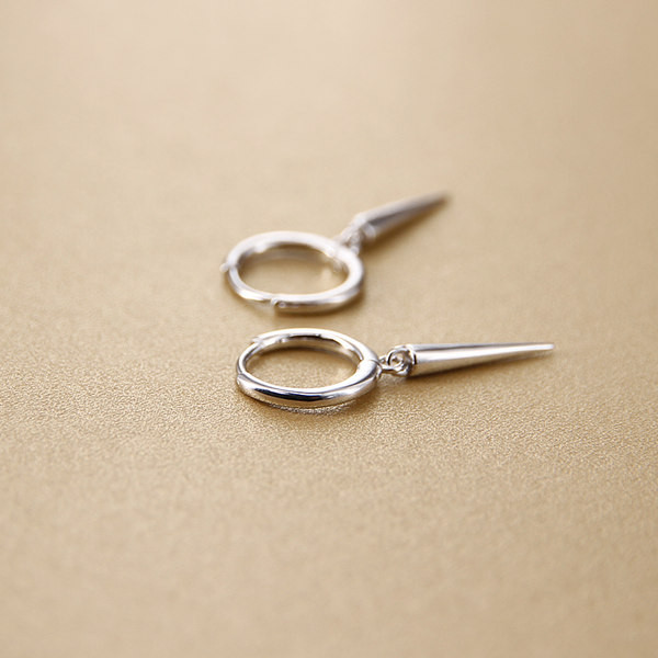 Model nou de cercei de dama cu pandantiv