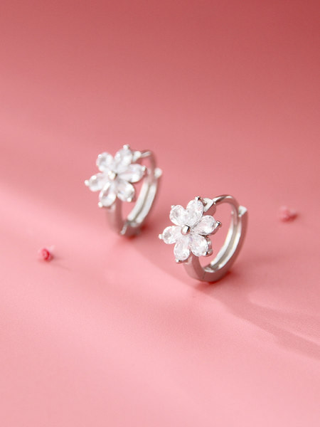 Cercei eleganti de dama cu piatra