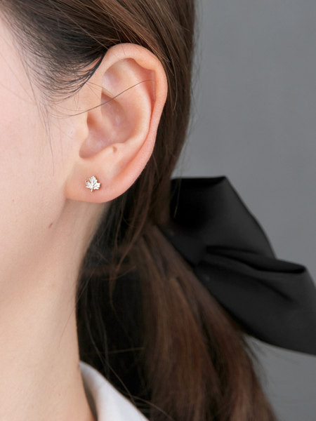 Cercei la modă pentru femei