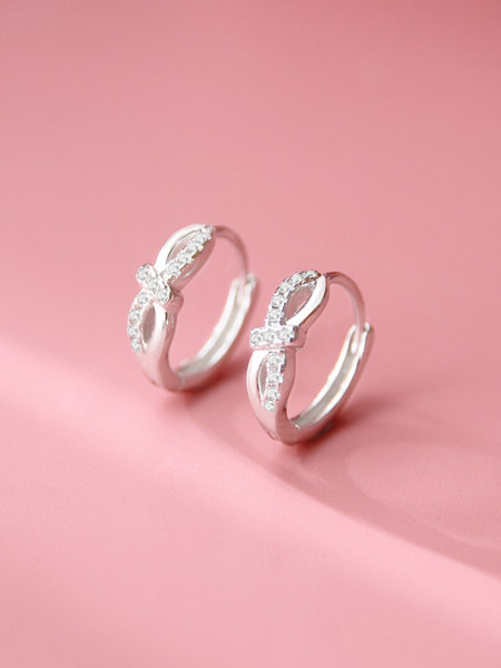 Cercei de dama cu pietre si inchidere cu catarama