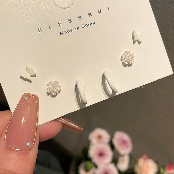 Cercei dama, mai multe modele