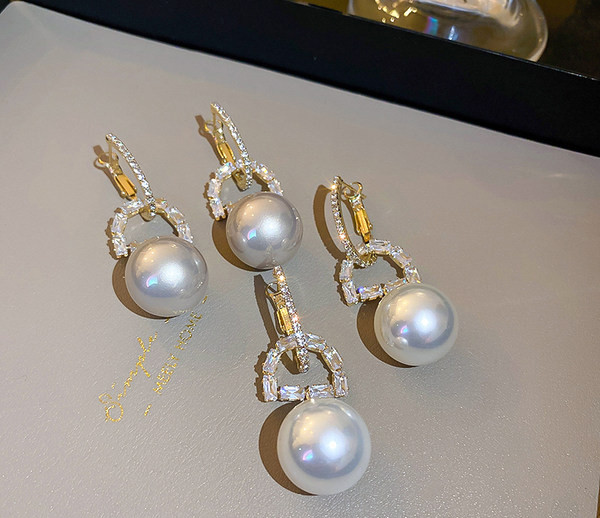 Cercei eleganti de dama - cu pietre si perle