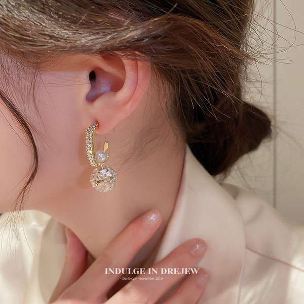 Cercei eleganti cu pietre decorative pentru femei