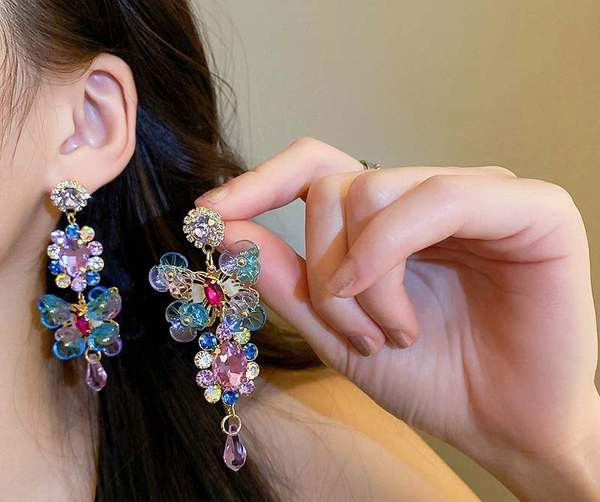 Cercei eleganti de dama cu pietre