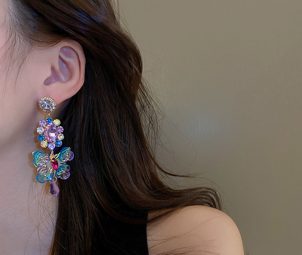 Cercei eleganti de dama cu pietre