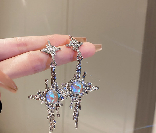 Cercei de dama de culoare argintie