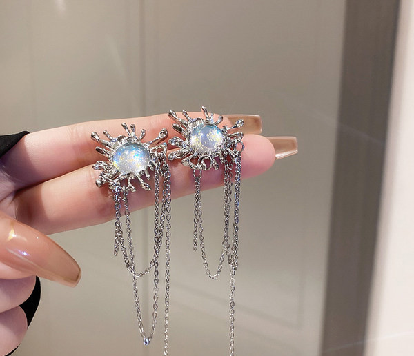 Cercei de dama de culoare argintie