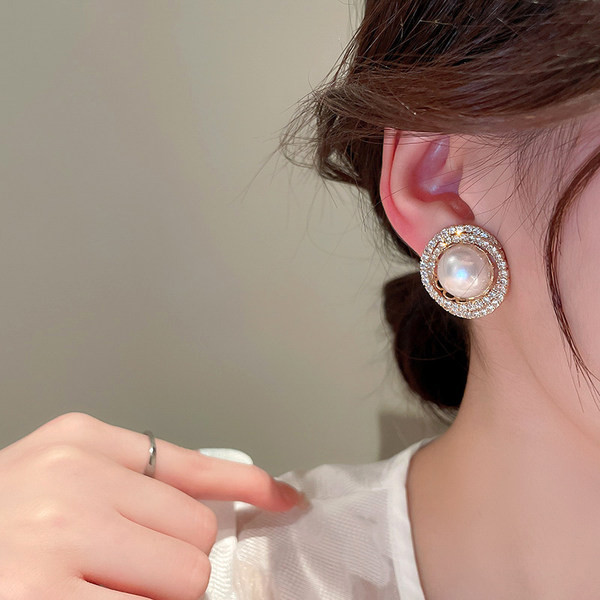 Cercei de dama mici cu perle si pietre