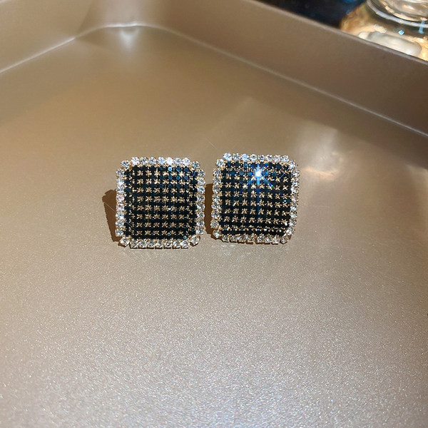 Cercei de dama mici cu perle si pietre