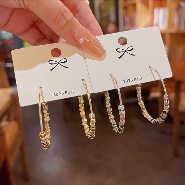 Cercei rotunzi de damă cu cerc clasic