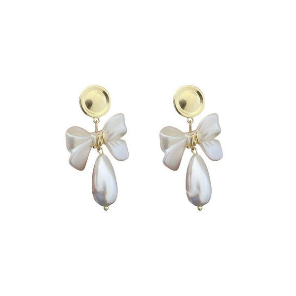 Cercei eleganti in culoarea alb si auriu