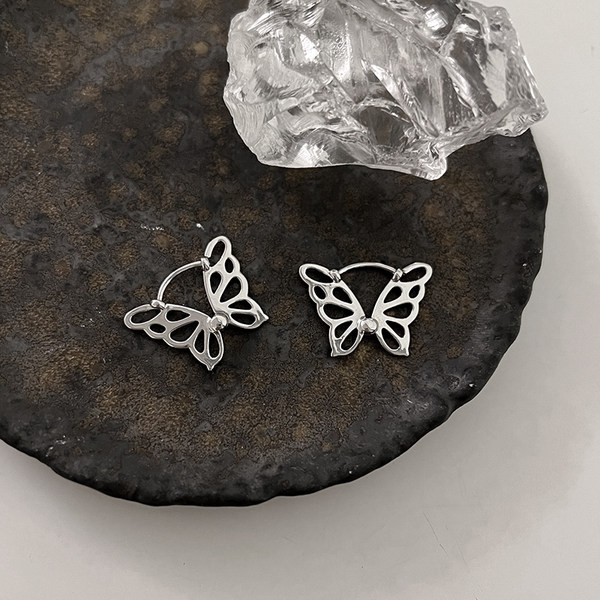 Hõbedast liblikast kõrvarõngad naistele