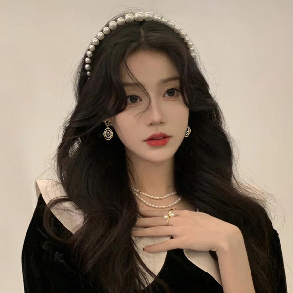 Cercei eleganti de dama cu element 3D