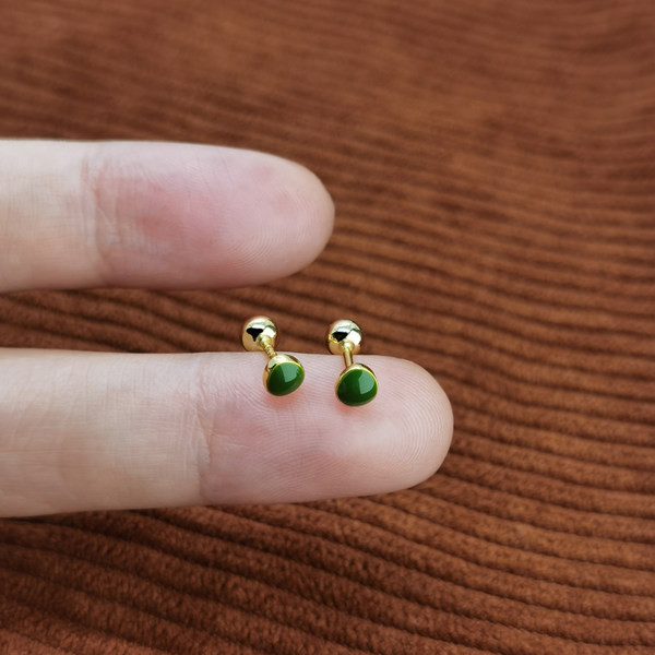 Model actual de cercei de dama in forma rotunda