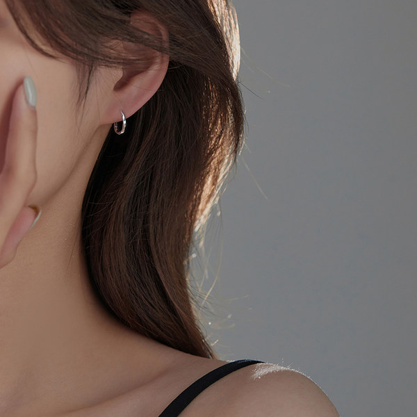 Cercei rotunzi de dama cu inchizatoare ascunsa