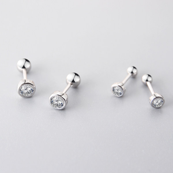 Model nou de cercei de dama in forma rotunda si pietre decorative