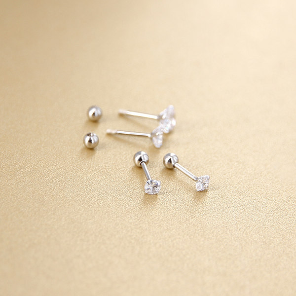 Cercei mici de dama cu catarama rotativa