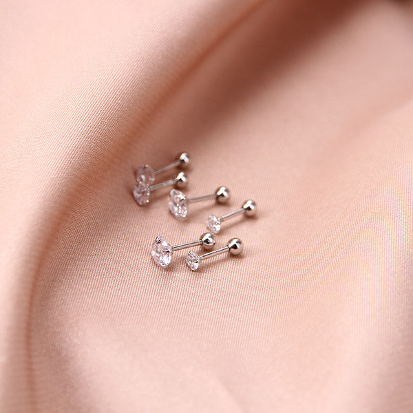 Cercei mici de dama cu catarama rotativa