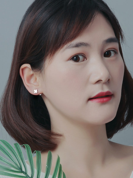 Cercei eleganti de dama in forma de trifoi cu patru foi